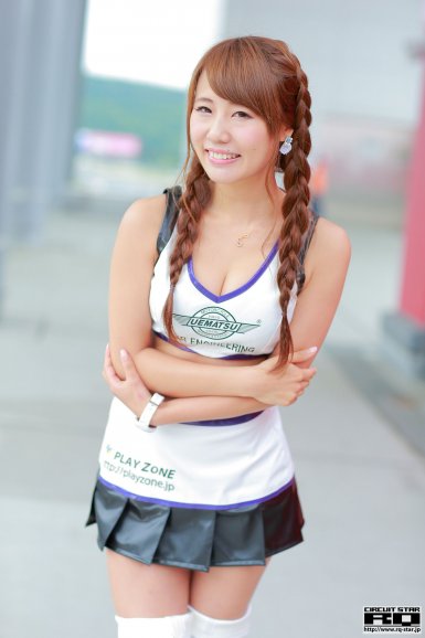 美食看点:油菜炒白玉菇,菜椒虾仁,黑木耳炒黄花菜的做法【必一运动APP】(图1) 必一体育